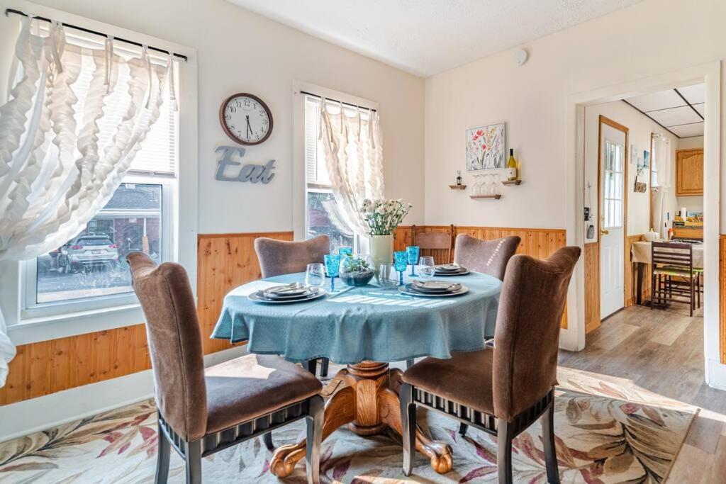 Cottage In The Falls, 2 B, 2 Bath, Fireplace Кайахога-Фолс Экстерьер фото