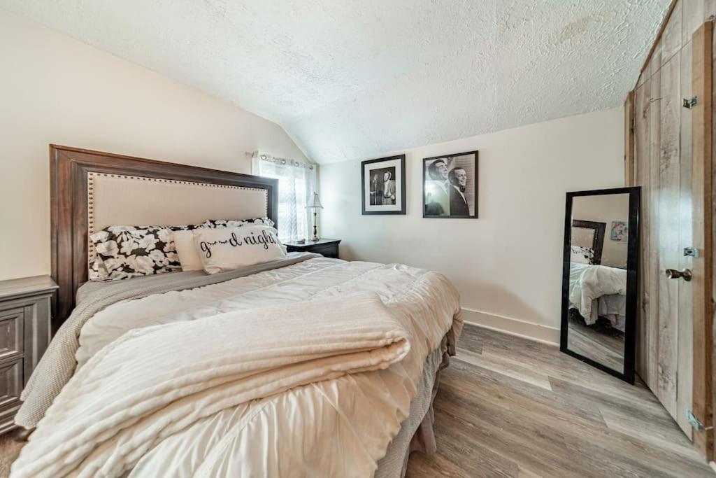 Cottage In The Falls, 2 B, 2 Bath, Fireplace Кайахога-Фолс Экстерьер фото