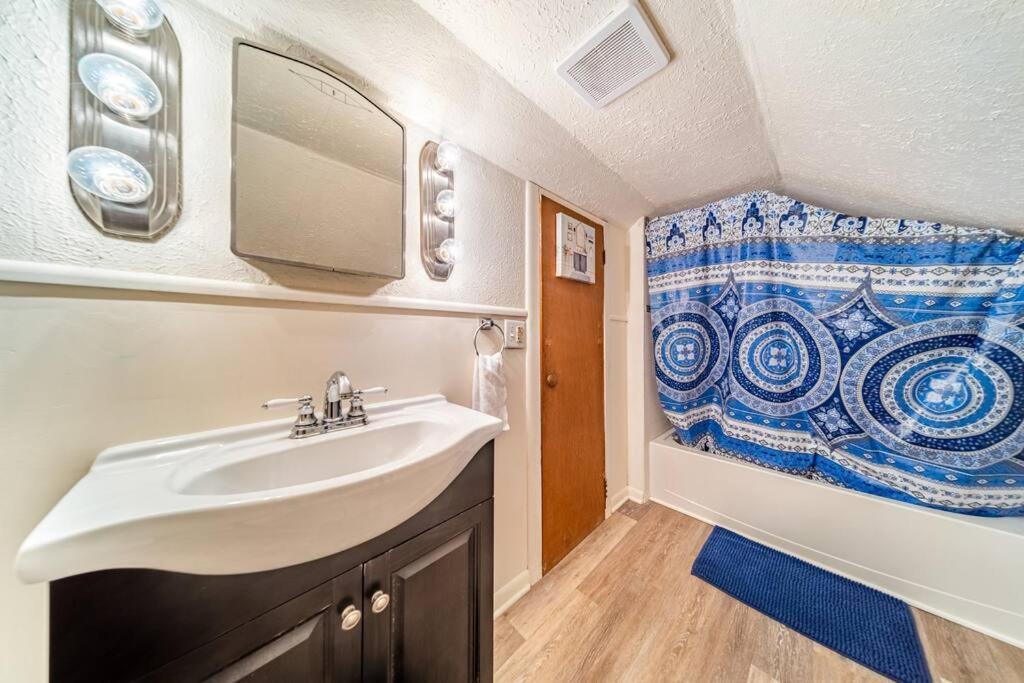 Cottage In The Falls, 2 B, 2 Bath, Fireplace Кайахога-Фолс Экстерьер фото