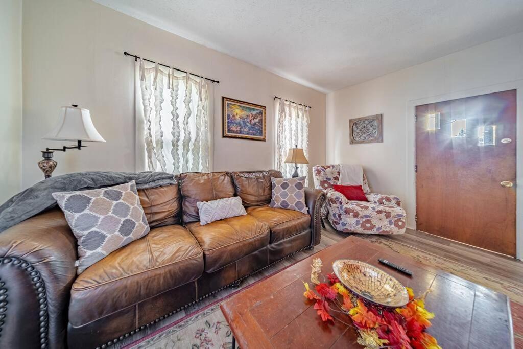 Cottage In The Falls, 2 B, 2 Bath, Fireplace Кайахога-Фолс Экстерьер фото